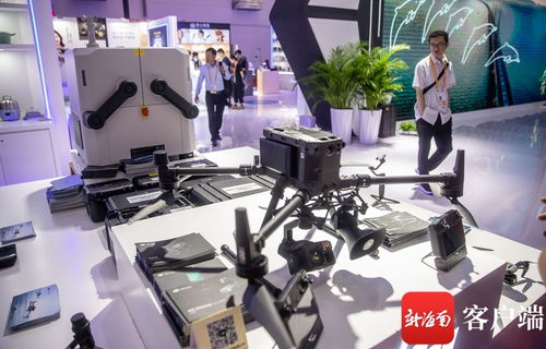 光影消博 機器人、無人機等科技產品引領專業(yè)領域創(chuàng)新